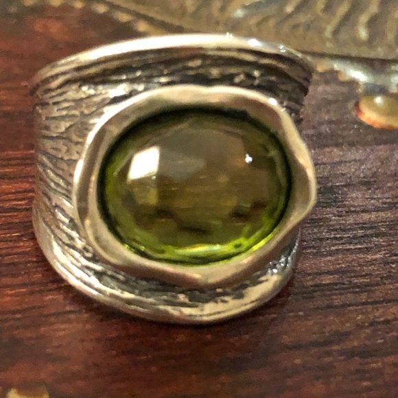Magnolia Sterling Silver Green Glass Ring - Picture 8 of 10